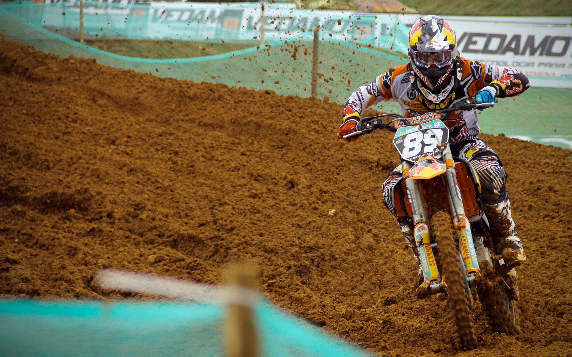 开云体育登陆入口-西甲泳坛秀，足球+多元化运动融合发展，西甲一号 游泳健身